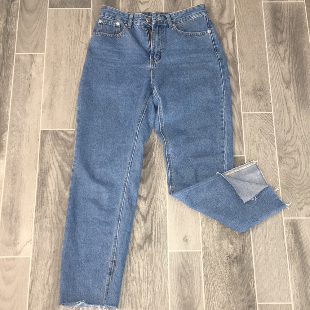 NWOT SHEIN Med. Washed High Waisted Mom Jeans